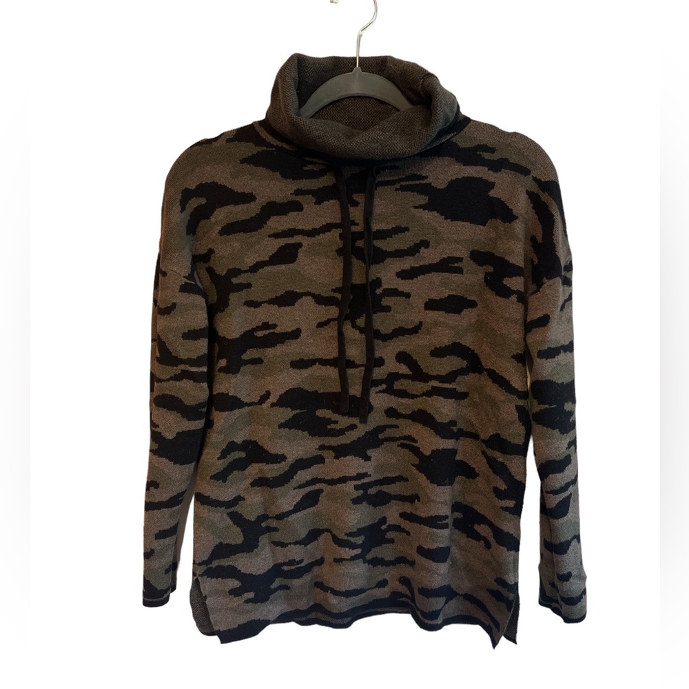 Rachel Zoe Camo Turtleneck Sweatshirt XS